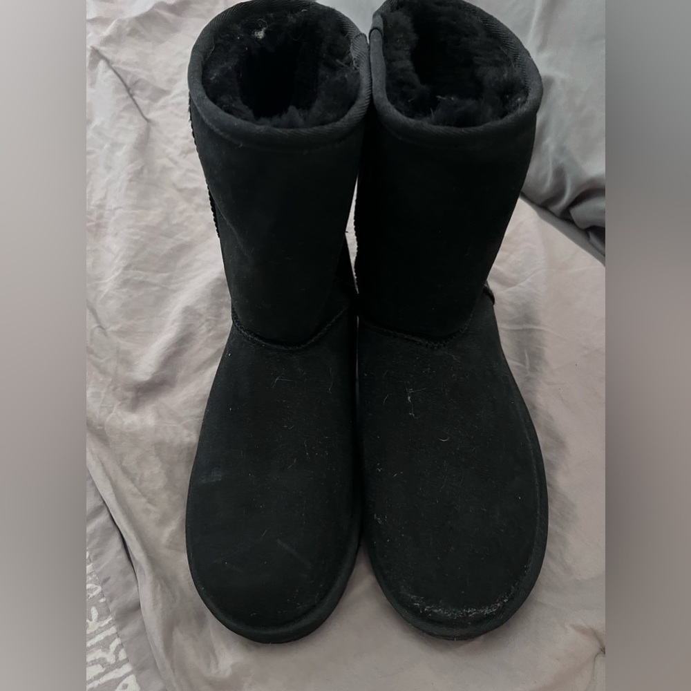 Women’s Size 8 Black Uggs